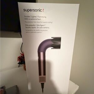 Dyson Supersonic r™ hair dryer (Jasper Plum)
